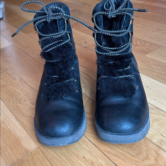 UGG Black Boots Lace Up Boot, EUC, size 10 - Picture 4 of 6